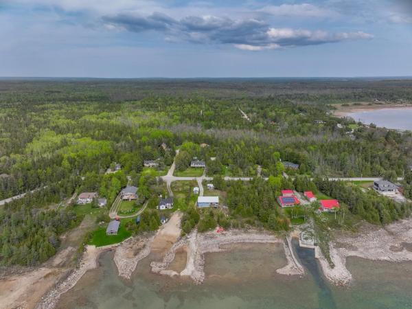 På billedet ses objektet Your Lakeside Retreat In Howdenvale beliggende i byen Red Bay.