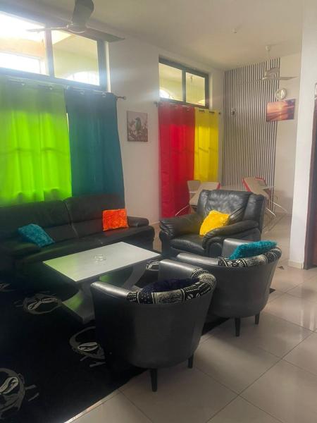 Na fotografii je vidět objekt Premium House nacházející se ve městě Agblangandan.