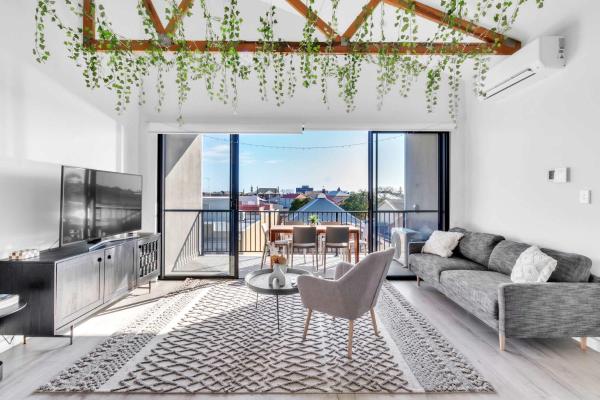 The photo shows the Portside Paradise - Steps away from the Port located in the city of Pennington.