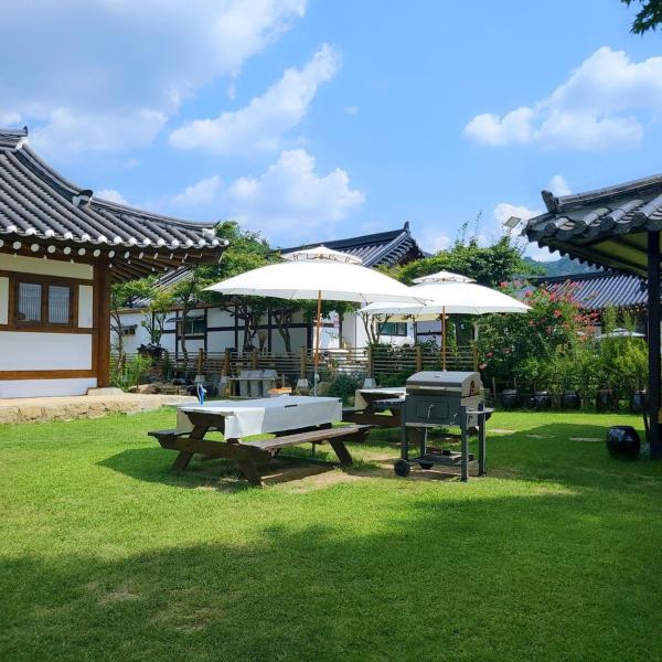 A la foto es mostra l'objecte Yeongam Haeden Hanok Stay situat a la ciutat de Gangjin.