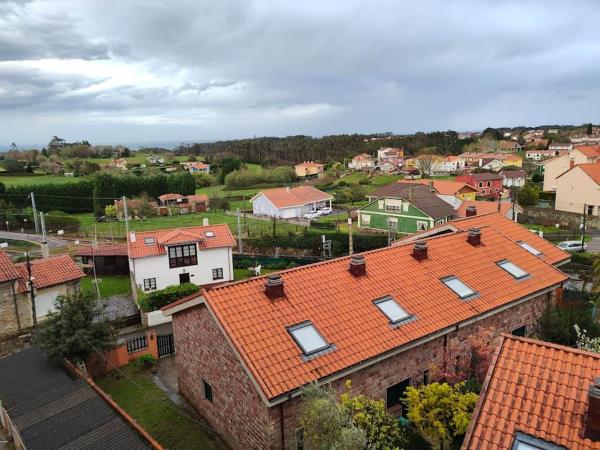 A la foto es mostra l'objecte El mirador de Muros de nalón situat a la ciutat de Somado.
