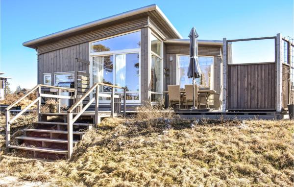 A la foto es mostra l'objecte Nice Home In Manstad With Kitchen situat a la ciutat de Råde.