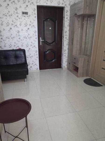 A la foto es mostra l'objecte Good Home situat a la ciutat de Angisa.