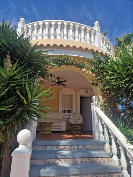 A la foto es mostra l'objecte Luxurious Spanish Villa in El Gran Alacant - Sleeps 12 situat a la ciutat de Puerto Marino.