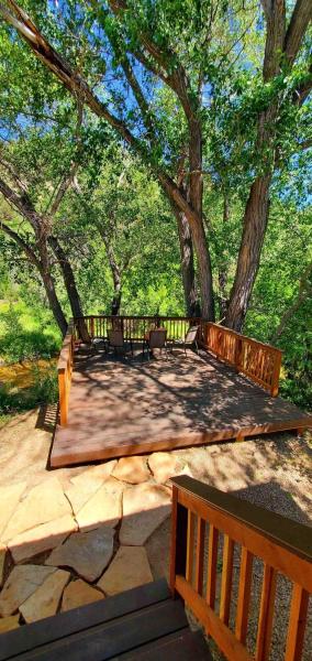 A la foto es mostra l'objecte Virgin River Retreat East Zion & Bryce situat a la ciutat de Glendale.