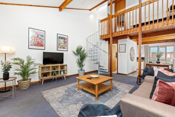 Nella foto è visibile l'oggetto 23 Cottesloe Steps To Beach - Sleeps 3 No Wifi situato nella città di Perth.