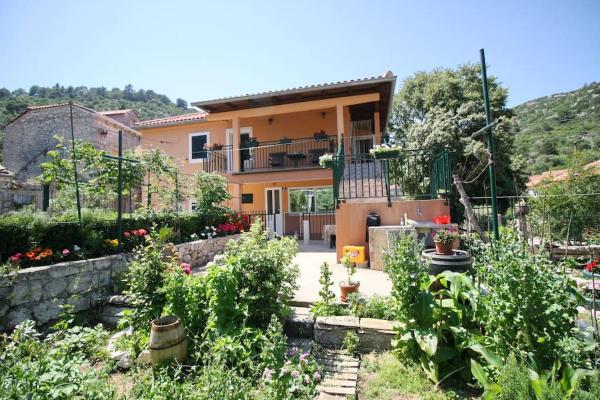 LILY's Peaceful Oasis- BRAND NEW, Korita