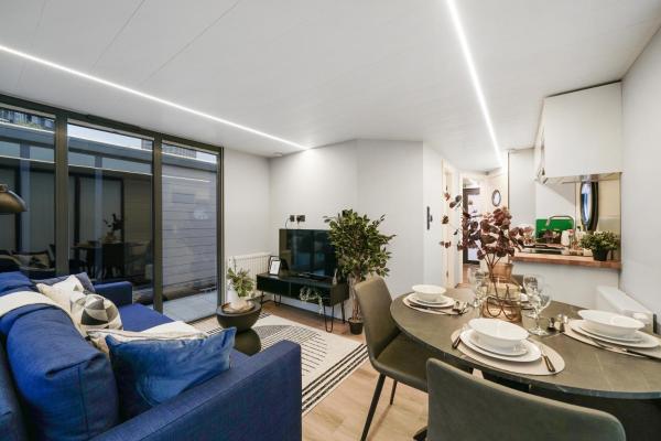 Unique Water Lodge In London - Roof Terrace - London