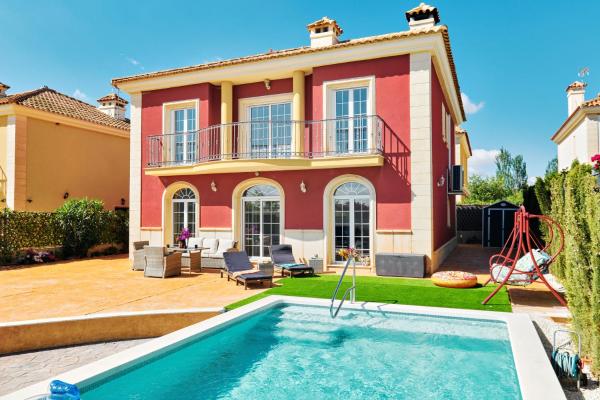 A la foto es mostra l'objecte Butterfly Villa -private pool & playground situat a la ciutat de Aspe.