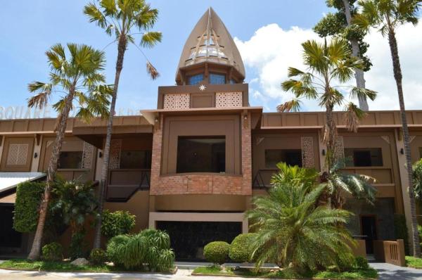 A la foto es mostra l'objecte B Square Hotel at Khanom situat a la ciutat de Ban Phlao.