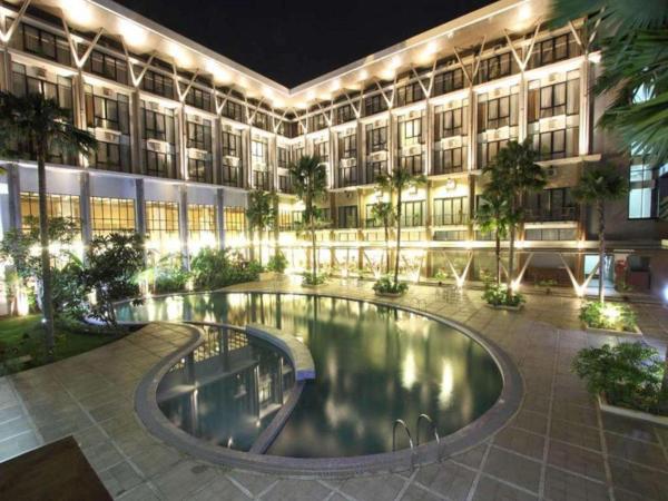 Auf dem Foto ist das Objekt Ratu Hotel Serang in der Stadt Rancalutung zu sehen.