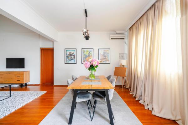 Na zdjęciu widoczny jest obiekt Charming 2BD Apartment in the Heart of the City by Flat Mаnager położony w mieście Sofia.