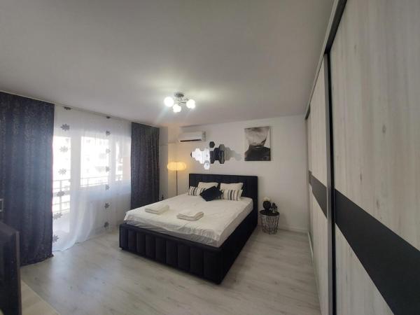 A la foto es mostra l'objecte CC Studio situat a la ciutat de Frumuşani.