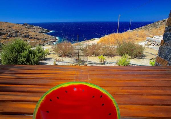 Auf dem Foto ist das Objekt Pi Beach house- Kea Villa Rent - Kastellakia Bay Villas in der Stadt Káto Meriá zu sehen.
