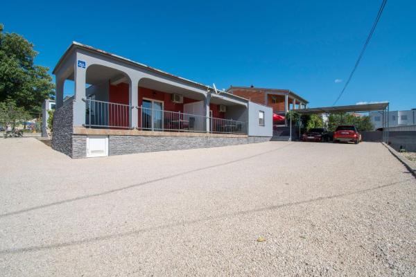 A la foto es mostra l'objecte Apartments AS situat a la ciutat de Vodice.