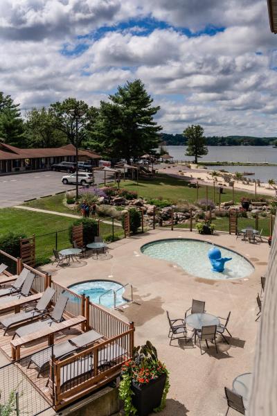Natura Aloha Beach Resort - Wisconsin Dells