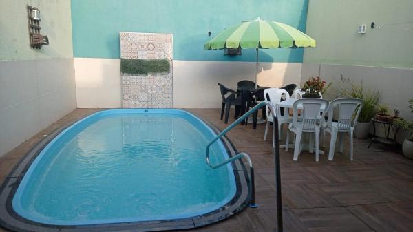 A la foto es mostra l'objecte Casa Dulé, a poucos metros da praia situat a la ciutat de Guarapari.