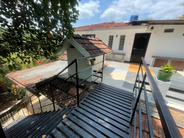 Na foto é possível ver o objeto Tjmaryland villa localizado na cidade de Pinangode.