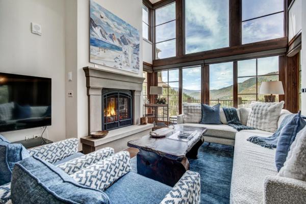 På billedet ses objektet 3 BR Ritz-Carlton Residence with Valley Views beliggende i byen Vail.