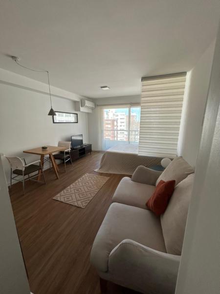 A la foto es mostra l'objecte Hermoso monoambiente en Punta Carretas piso 8 situat a la ciutat de Montevideo.