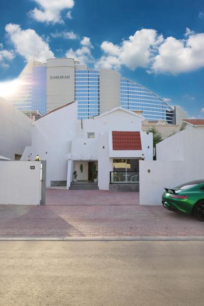 A la foto es mostra l'objecte Beautiful private villa with pool situat a la ciutat de Dubai.