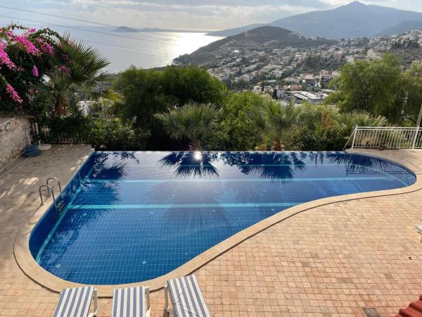 Kalkan Apartment for 4 with pool, Kalkan