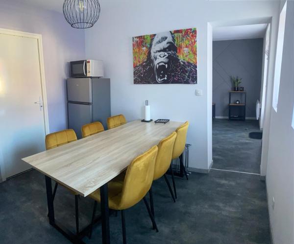 A la foto es mostra l'objecte À louer, charmante maison à Douai situat a la ciutat de Roost-Warendin.
