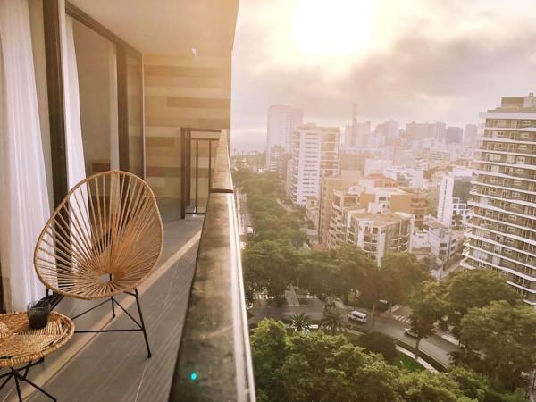 A la foto es mostra l'objecte Apartment with Panoramic & Ocean View situat a la ciutat de Lima.