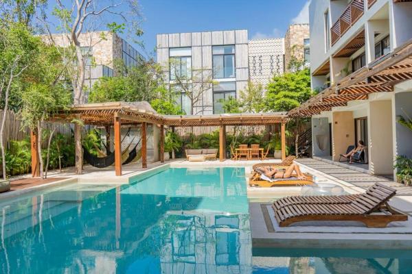 Na zdjęciu widoczny jest obiekt Bahari 2BR PH condo in Aldea Zama położony w mieście Tulum.