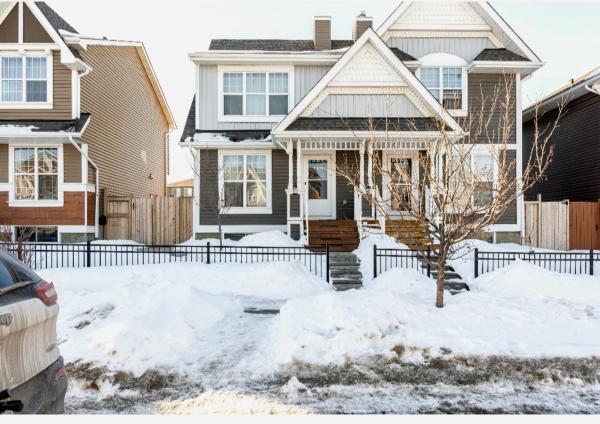 A la foto es mostra l'objecte Basement Apartment situat a la ciutat de Calgary.