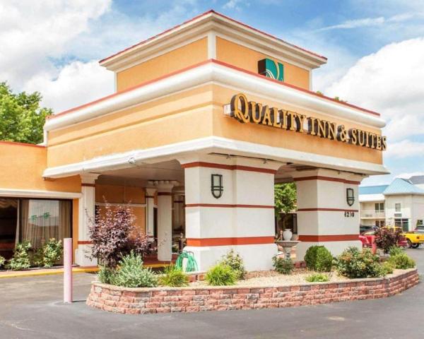 Na fotografii je vidět objekt Quality Inn & Suites Kansas City - Independence I-70 East nacházející se ve městě Independence.