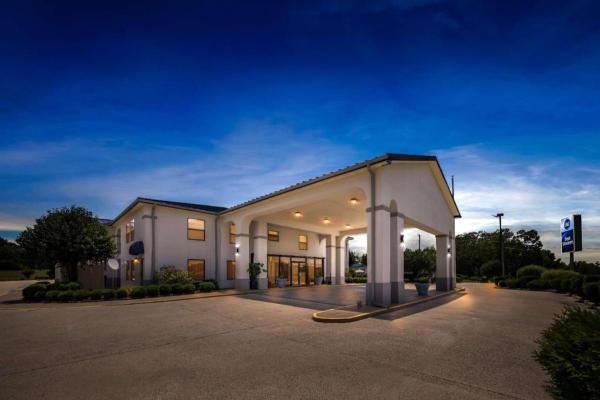 På billedet ses objektet Best Western Inn beliggende i byen Titus.