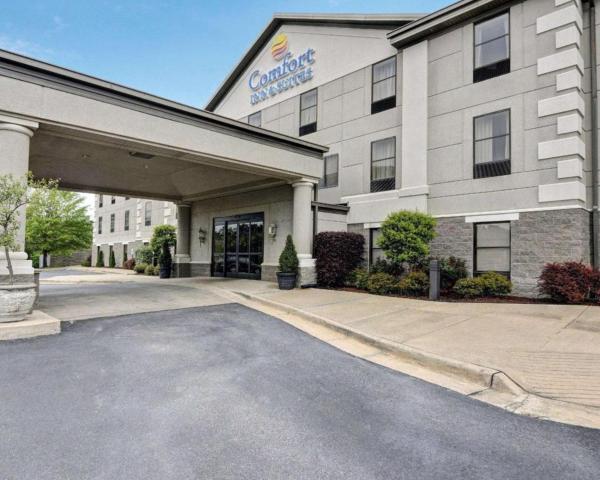 Comfort Inn & Suites Hot Springs Midtown - Lake Hamilton, AR