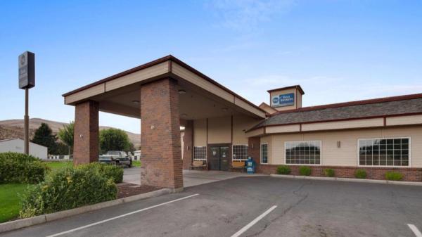 Na fotografii je vidět objekt Best Western Rama Inn nacházející se ve městě Ephrata.