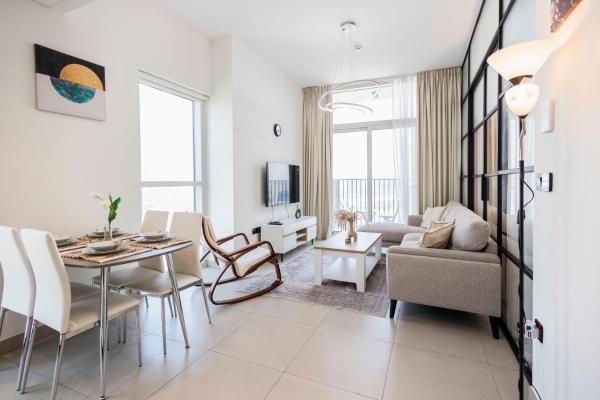 Na fotografii je vidět objekt Socio Tower1 - Dubai Hills Modern Urban Retreat in the City by Serenity Living Holiday Homes nacházející se ve městě Dubaj.