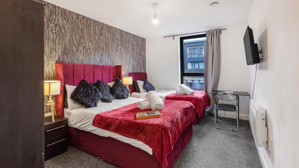 Oceanic Bliss - Monthly Stays with FREE Park & Netflix, Birmingham