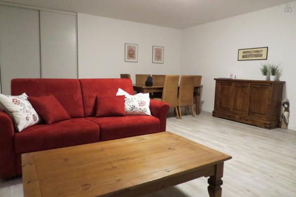 Na zdjęciu widoczny jest obiekt Casa Vacanze Tigli położony w mieście Basiglio.