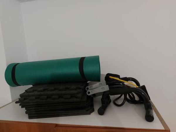 Nice, friendly, secure, fully equipped apartment photo 6