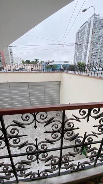 A la foto es mostra l'objecte Departamento Paseo la República situat a la ciutat de Lima.