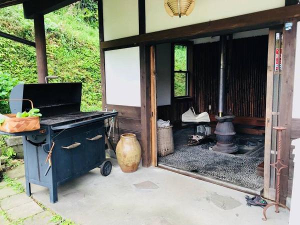 Billede 5: 葉山ワンルーム古民家ペット可 bbqグリル&ピザ窯付