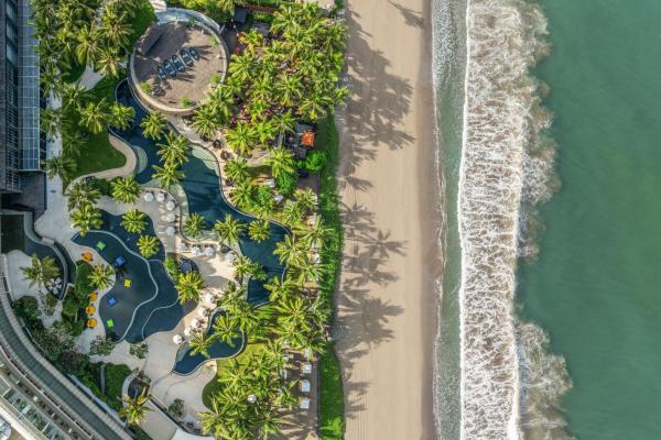 På billedet ses objektet W Bali - Seminyak beliggende i byen Seminyak.