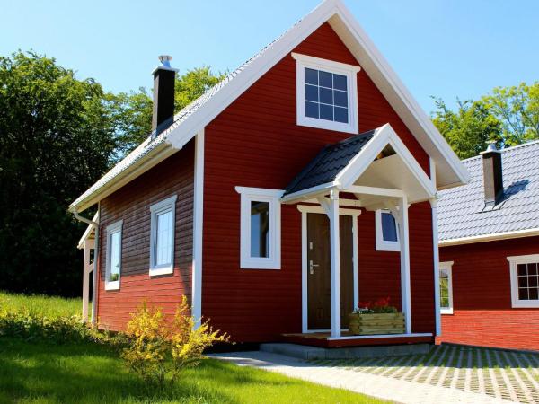 Nella foto è visibile l'oggetto Cottage near Baltic Sea with Horse Riding situato nella città di Zdrada.