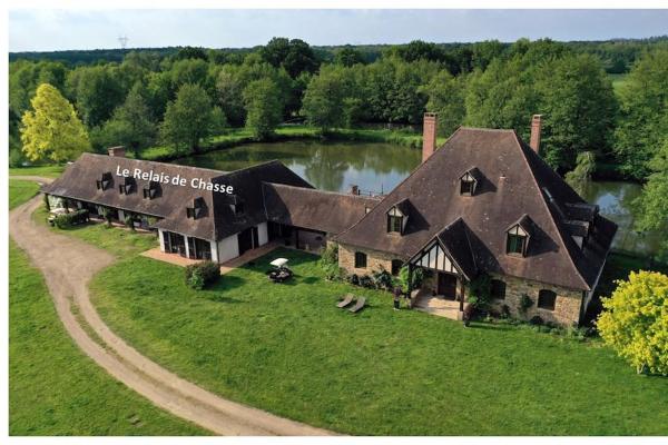 Na fotografii je vidět objekt Le Relais de Chasse nacházející se ve městě Cerdon.