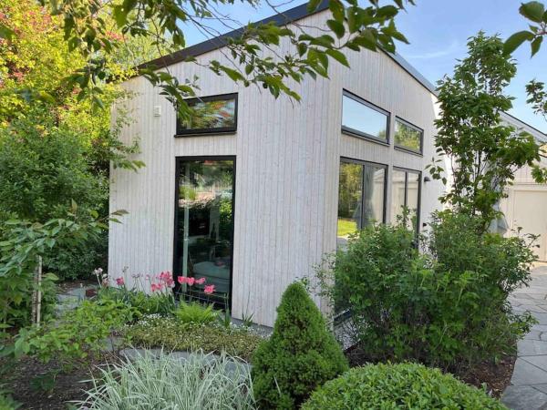 På billedet ses objektet Mini House beliggende i byen Hagby.