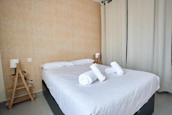 Bilde 1: Work & Pet friendly Urban Home next to the Beach