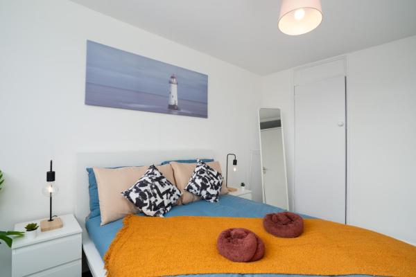 Kuva 3: Spacious - 3 Bed - Free Parking