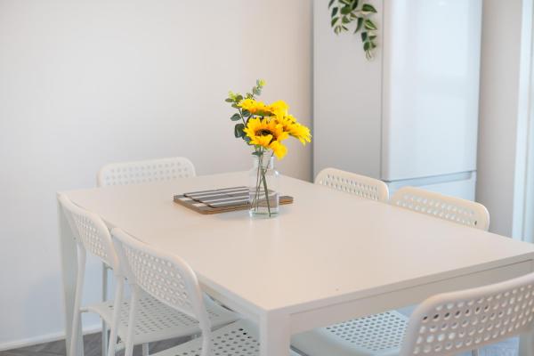 Kuva 8: Spacious - 3 Bed - Free Parking