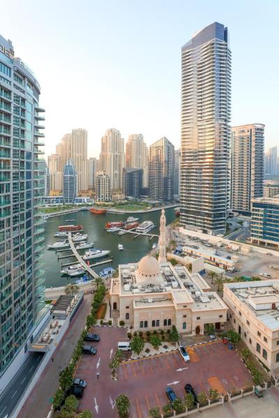 A la foto es mostra l'objecte Superb 1Bed Marina View pool JBR Beach Parking situat a la ciutat de Dubai.