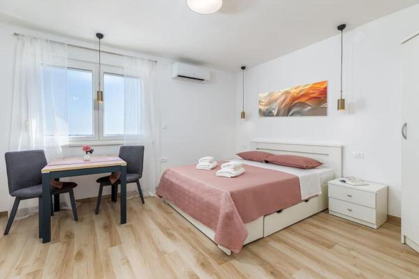 Na zdjęciu widoczny jest obiekt Skyline Apartment położony w mieście Veruda.