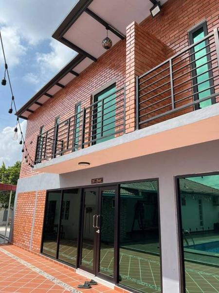 Na zdjęciu widoczny jest obiekt Astana Singgah Melaka położony w mieście Kampong Padang.